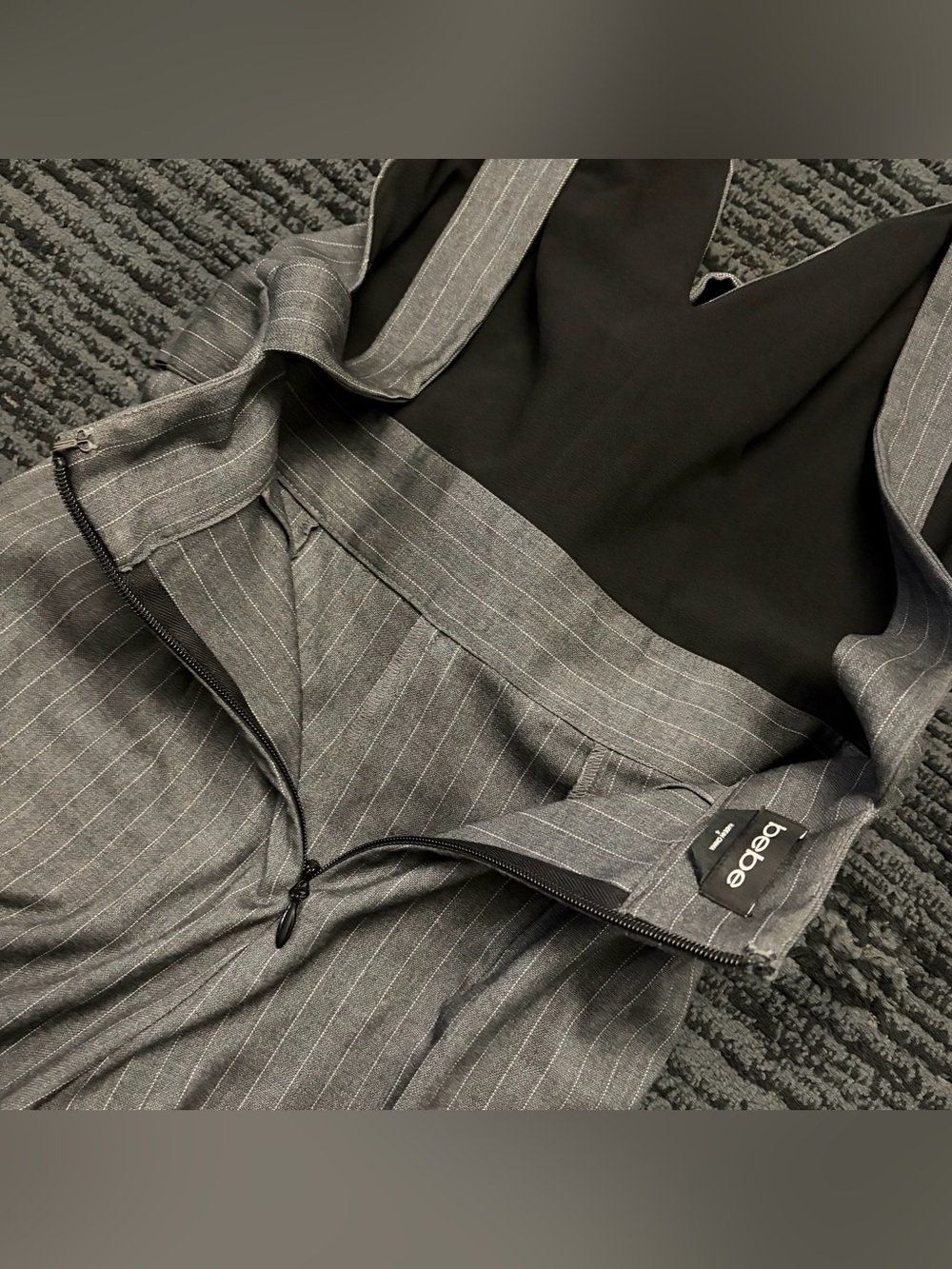 Y2K Bebe Pinstripe Tie Waist V Neck Jumpsuit - Picture 4 of 7